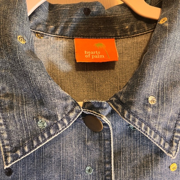 Hearts Of Palms Jean Button Down - Picture 4 of 5